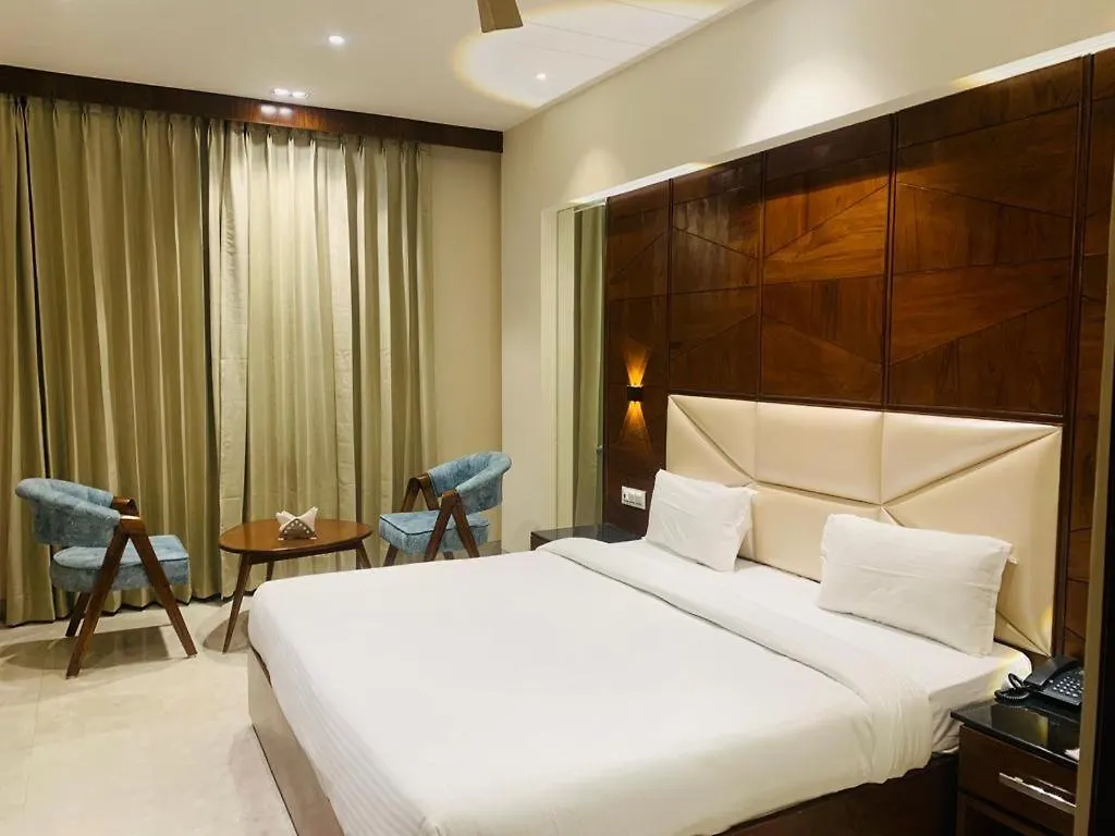 Hotel West End View A Unit Of Hotel Sc Residency Zirakpur