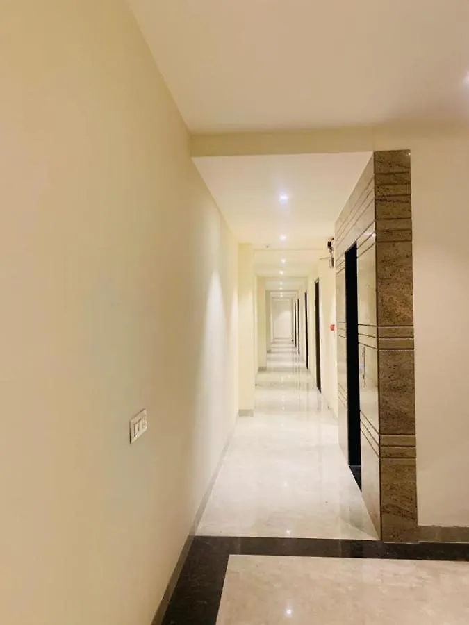 Hotel West End View A Unit Of Hotel Sc Residency Zirakpur 2*,  India