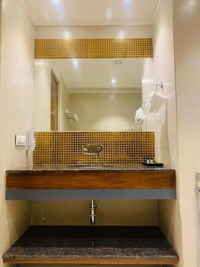 Hotel West End View A Unit Of Hotel Sc Residency Zirakpur 2*,  India