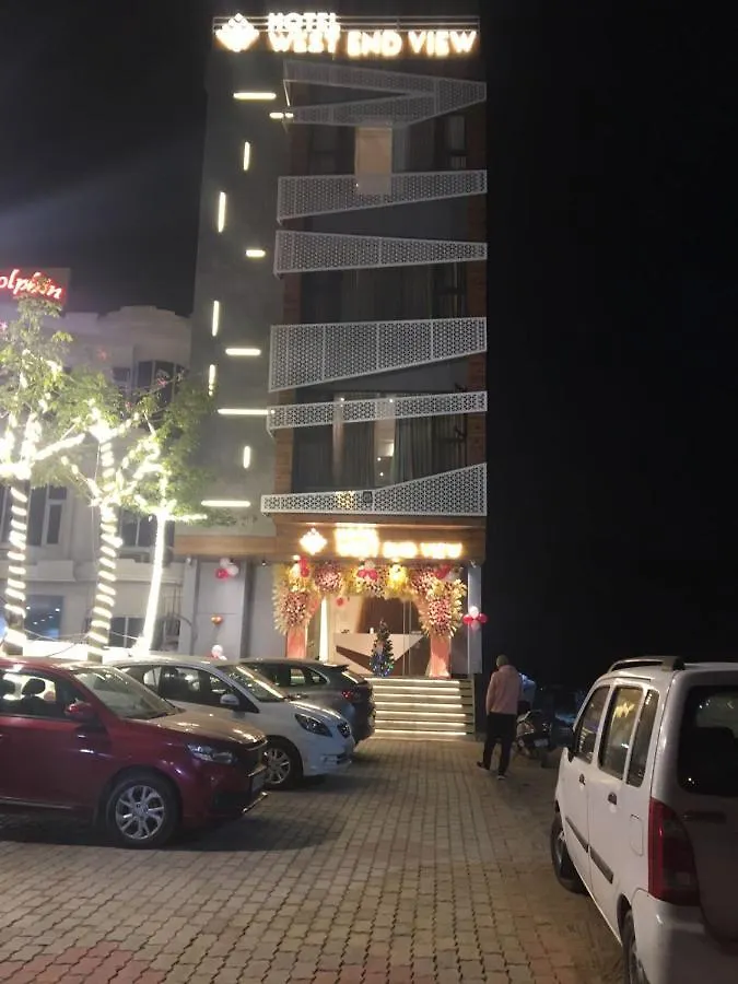 Hotel West End View A Unit Of Hotel Sc Residency Zirakpur