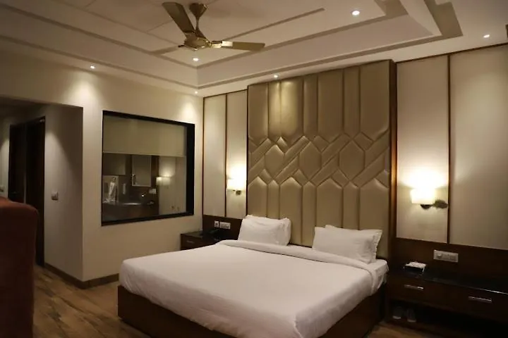 Hotel West End View A Unit Of Hotel Sc Residency Zirakpur